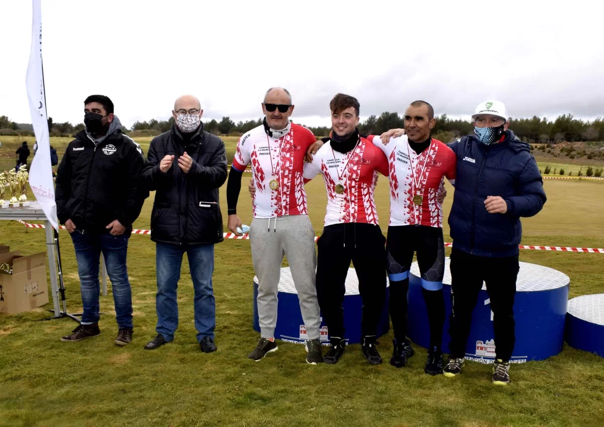 Francisco Carretero y Vida López fueron los más fuertes en el ciclocross del Golf La Lagunilla-El Bonillo