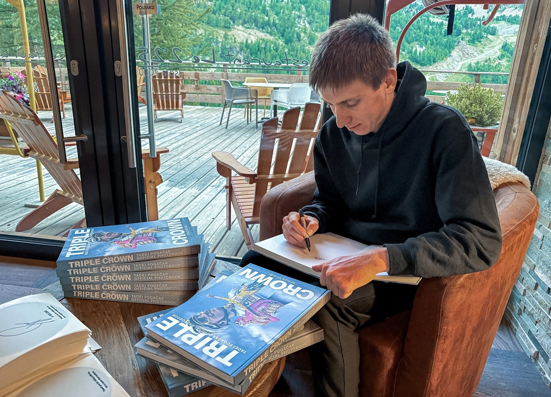 Gana un ejemplar autografiado del libro fotográfico oficial de Tadej Poga&#269;ar