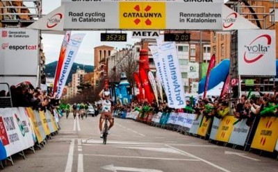 Girona salida de la tercera etapa de la Volta