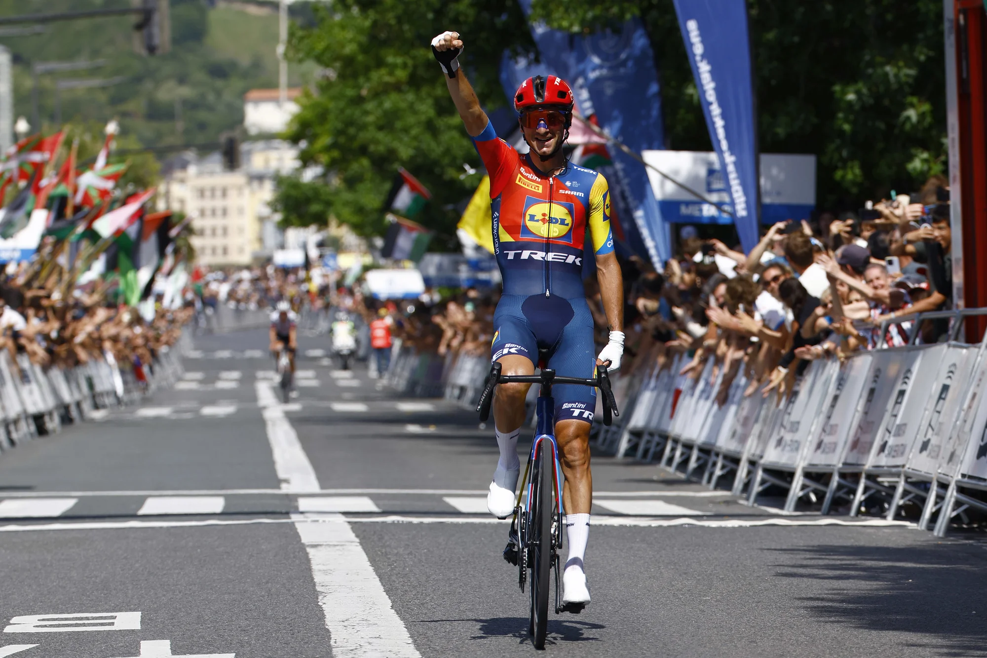Giulio Ciccone gana la Clásica San Sebastián 2025