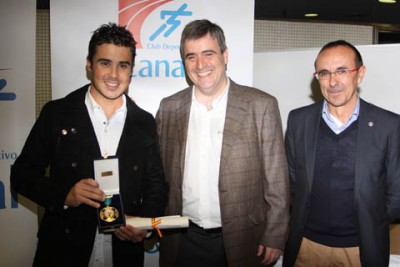 Gómez Noya recogió la medalla al mérito deportivo