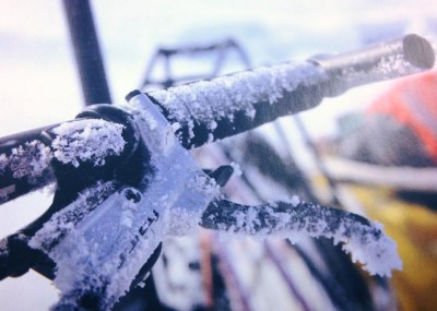 Granados ya arrastra su bicicleta sobre la Antártida