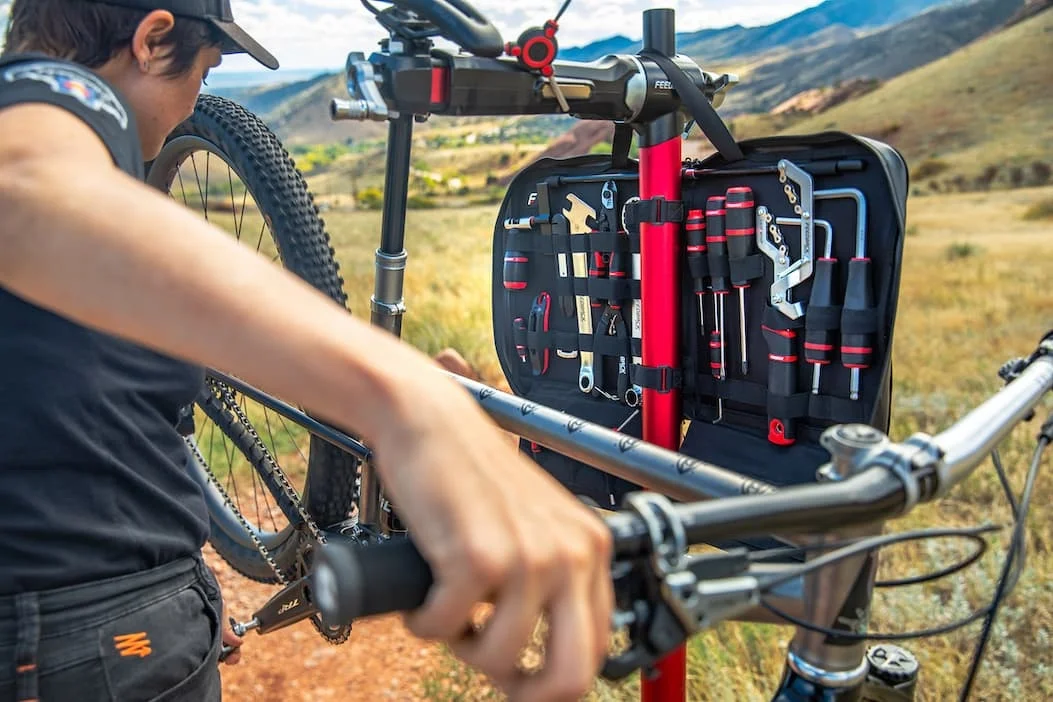 Guía de herramientas Feedback Sports para un mantenimiento de nivel profesional