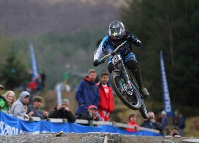 Danny Hart triunfa en el descenso de Fort William