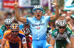 Heinrich Haussler supera a Boonen en el primer sprint de la  Dauphine-Libere