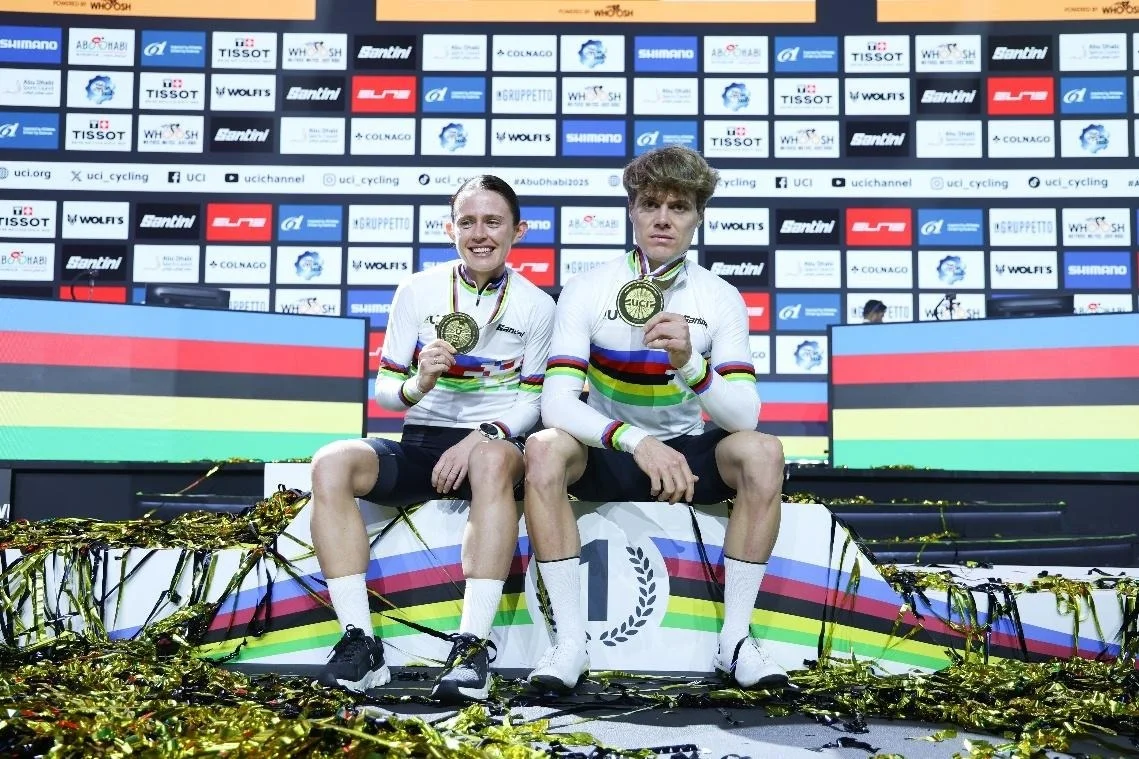 ¡Histórico Doblete! Jason Osborne y Mary Kate McCarthy Retienen Sus Títulos en el Campeonato Mundial UCI Cycling Esports 2025