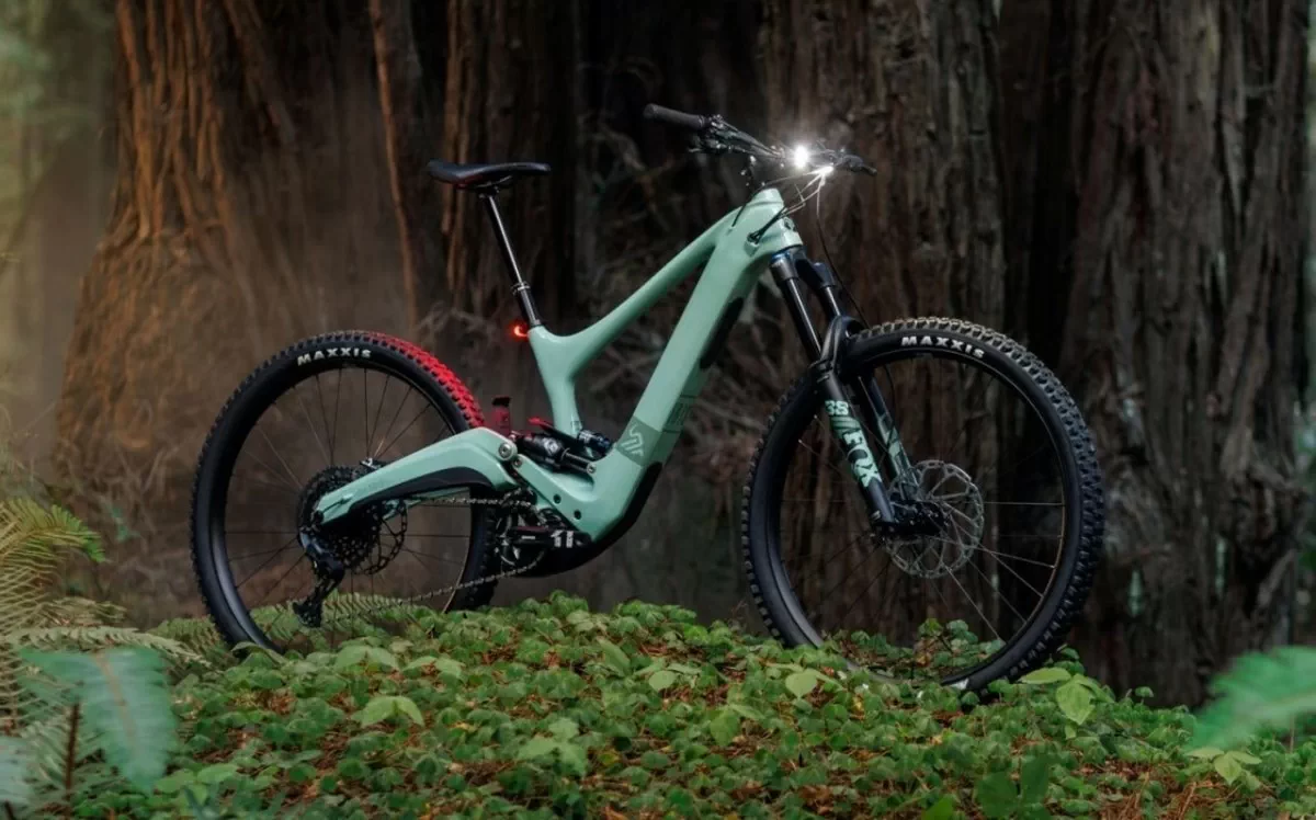 Ibis presenta su primera e-MTB, la Oso con DW-Link