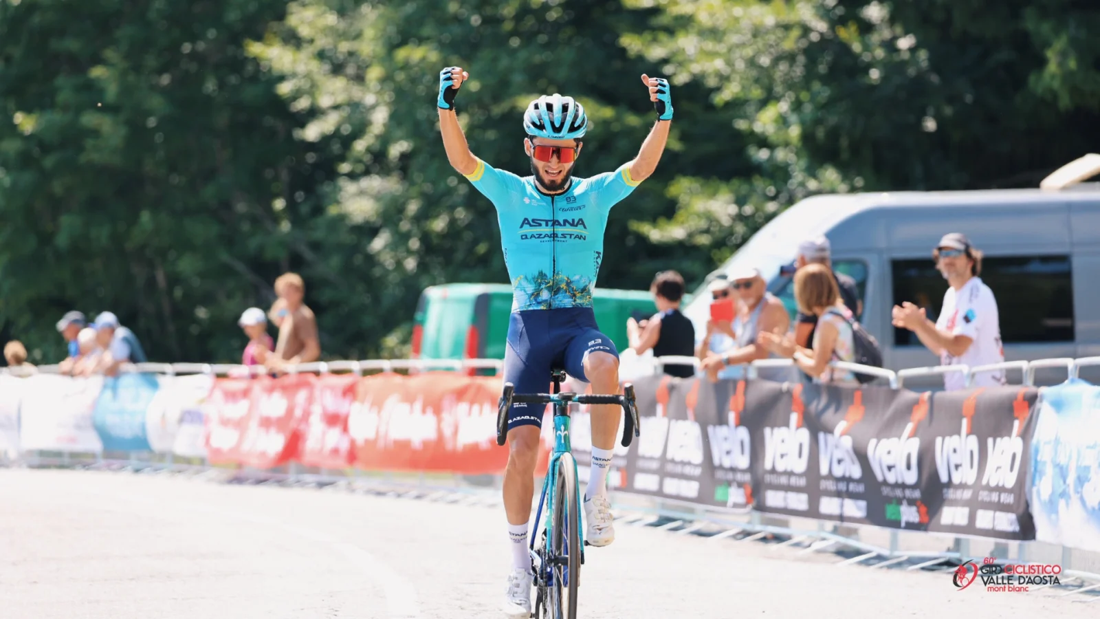 Ilkhan Dostiev gana la primera etapa del Giro Ciclistico della Valle de Aosta