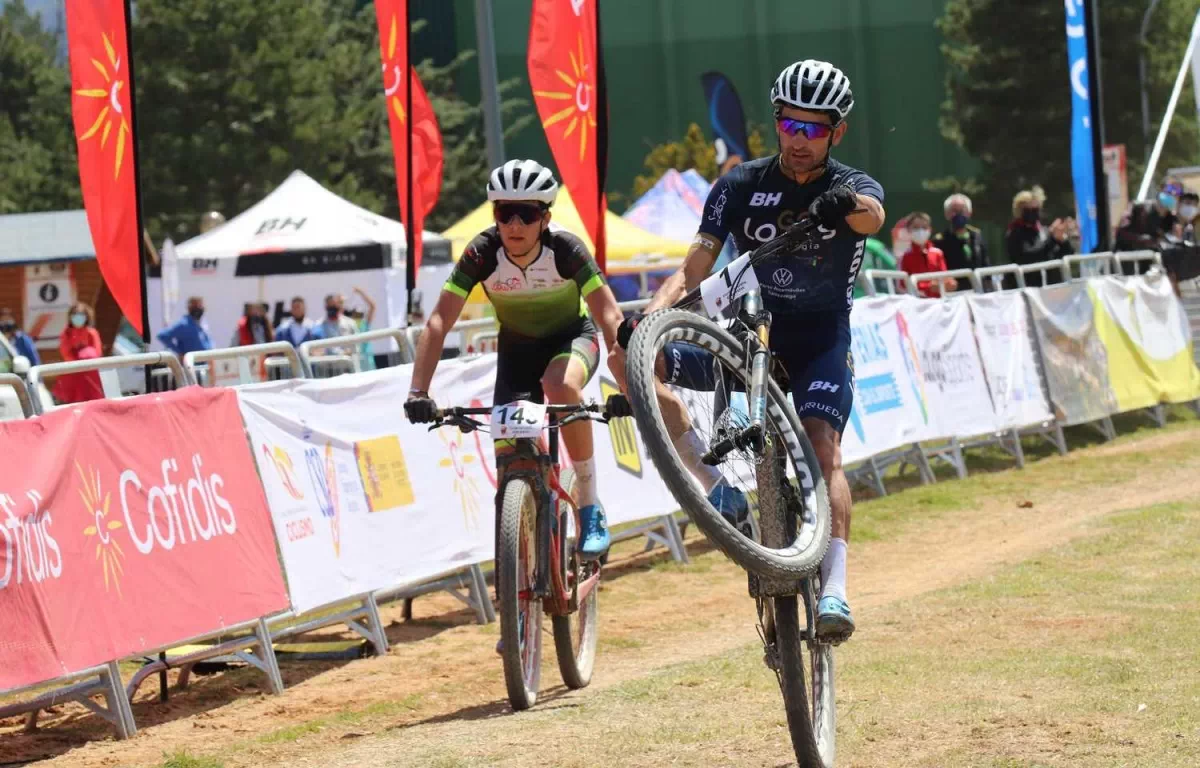 Ismael Esteban y Meritxell Figueras logran el triunfo en Sabiñanigo