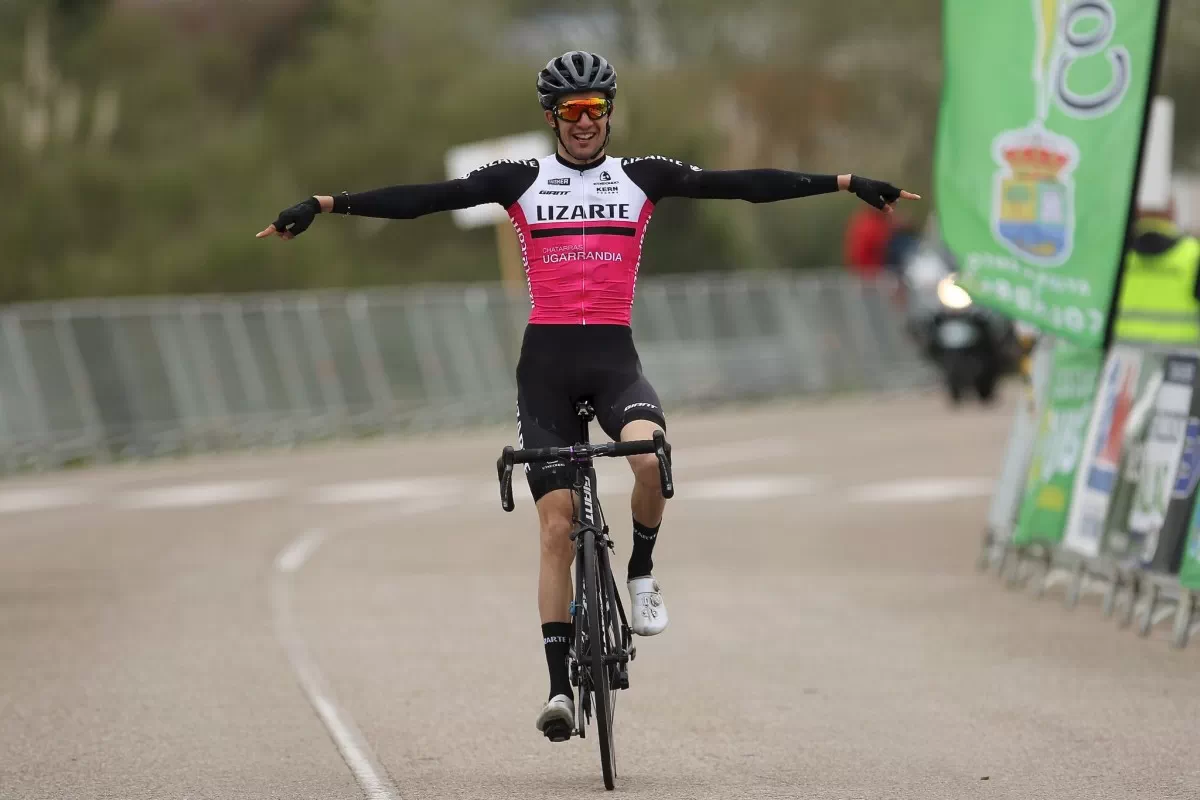 Iván Cobo se lleva el Memorial Santisteban