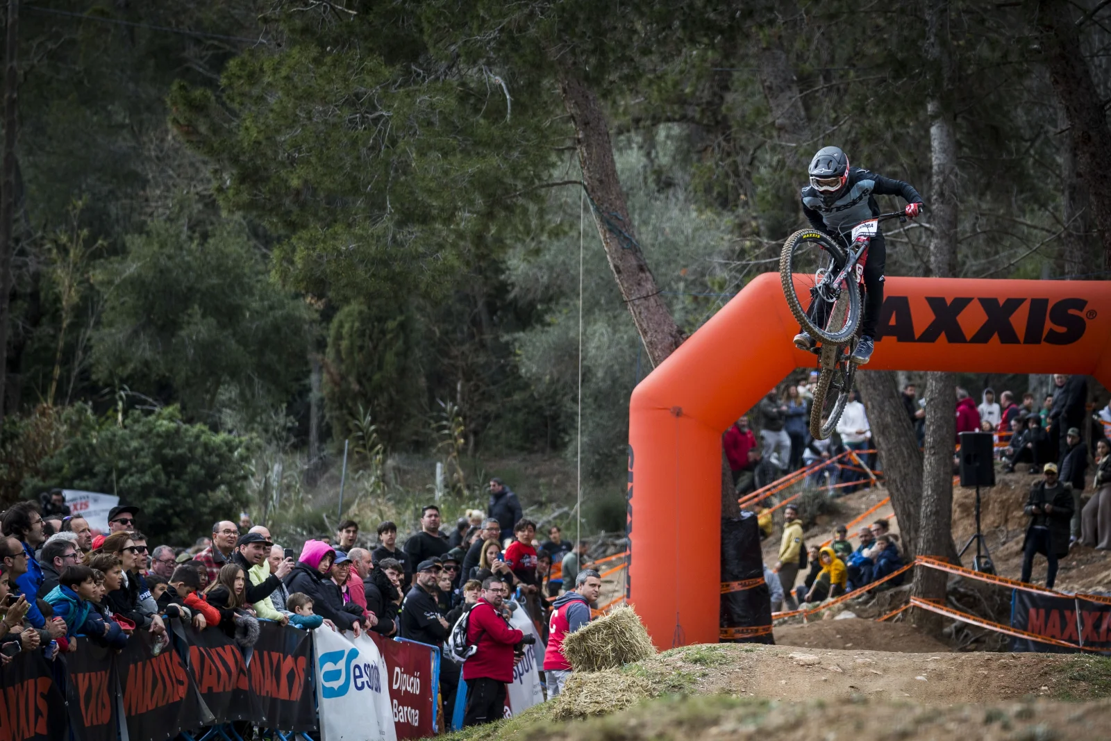 Jack Piercy y  Ella Conolly triunfadores en el  XXX Gran Premio MAXXIS Sant Andreu de la Barca