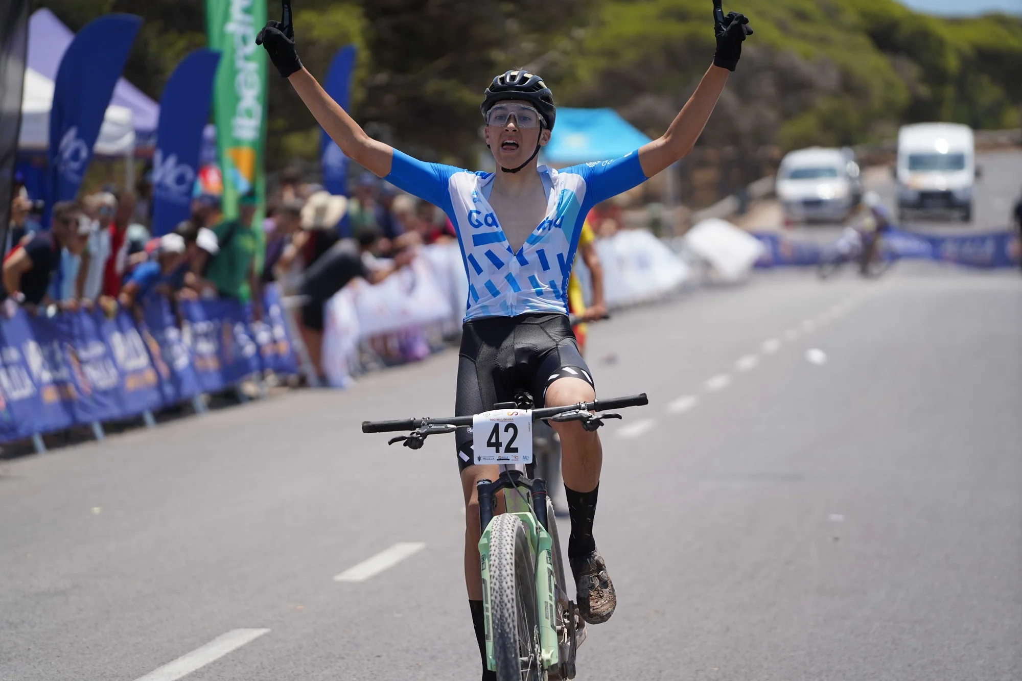 Jana Freixas y Guillermo García imponen su ley en el Campeonato de España Escolar de XCO en Melilla