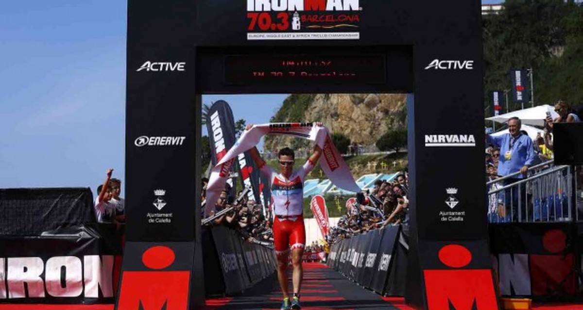 Javier Gómez Noya y Emma Pallant vencen el IRONMAN 70.3 de Barcelona