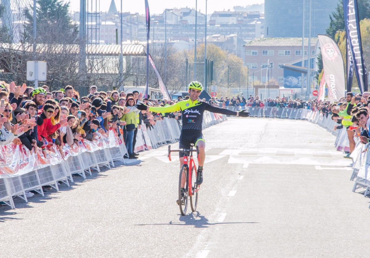 Javier Ruiz de Larrinaga se despide del ciclocross con un bronce en los nacionales