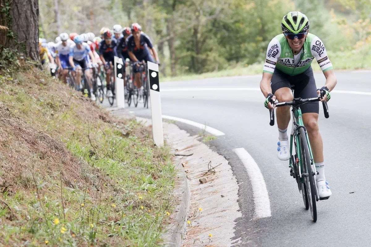 Jonathan Lastra vuelve a sentirse ciclista en el estreno de La Vuelta