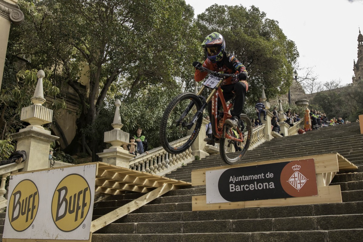 Jordi Simó vencedor del Buff® Down Urban Barcelona