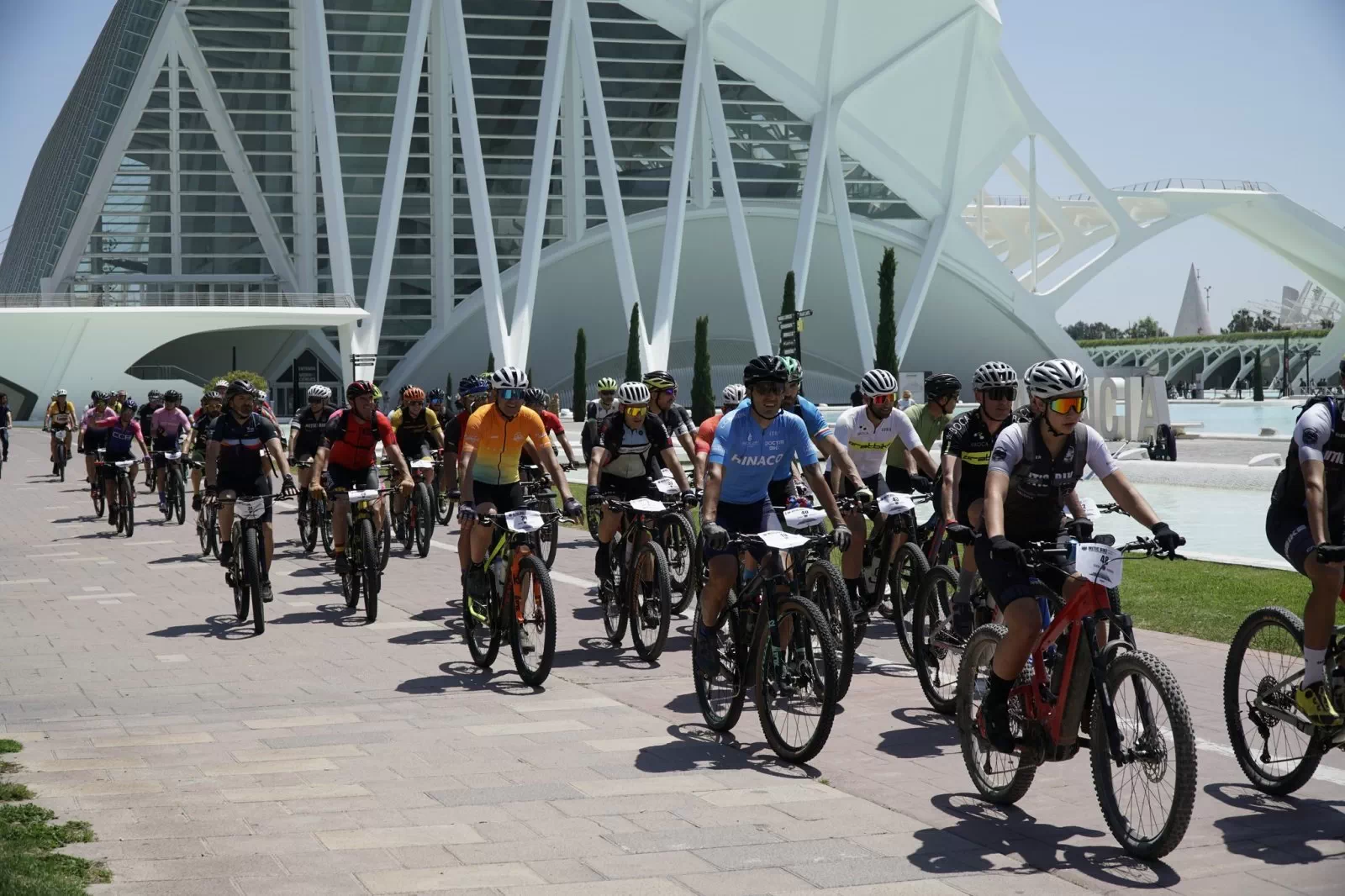 Joris de Vulder  y María Esperanza vencedores de la sexta edición de MITIC BIKE by Mercedes Benz Valdisa 2023