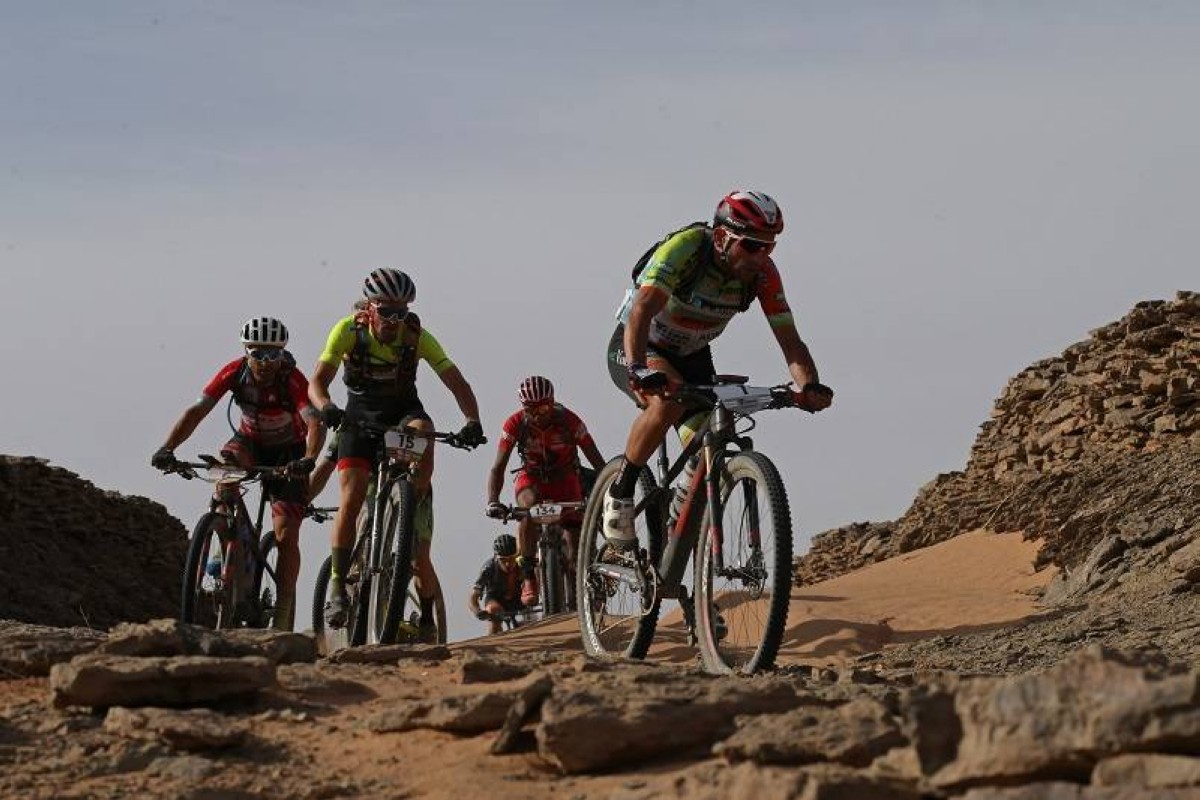 José Luis Carrasco sorprende a los favoritos en la cuarta de la Titan Desert