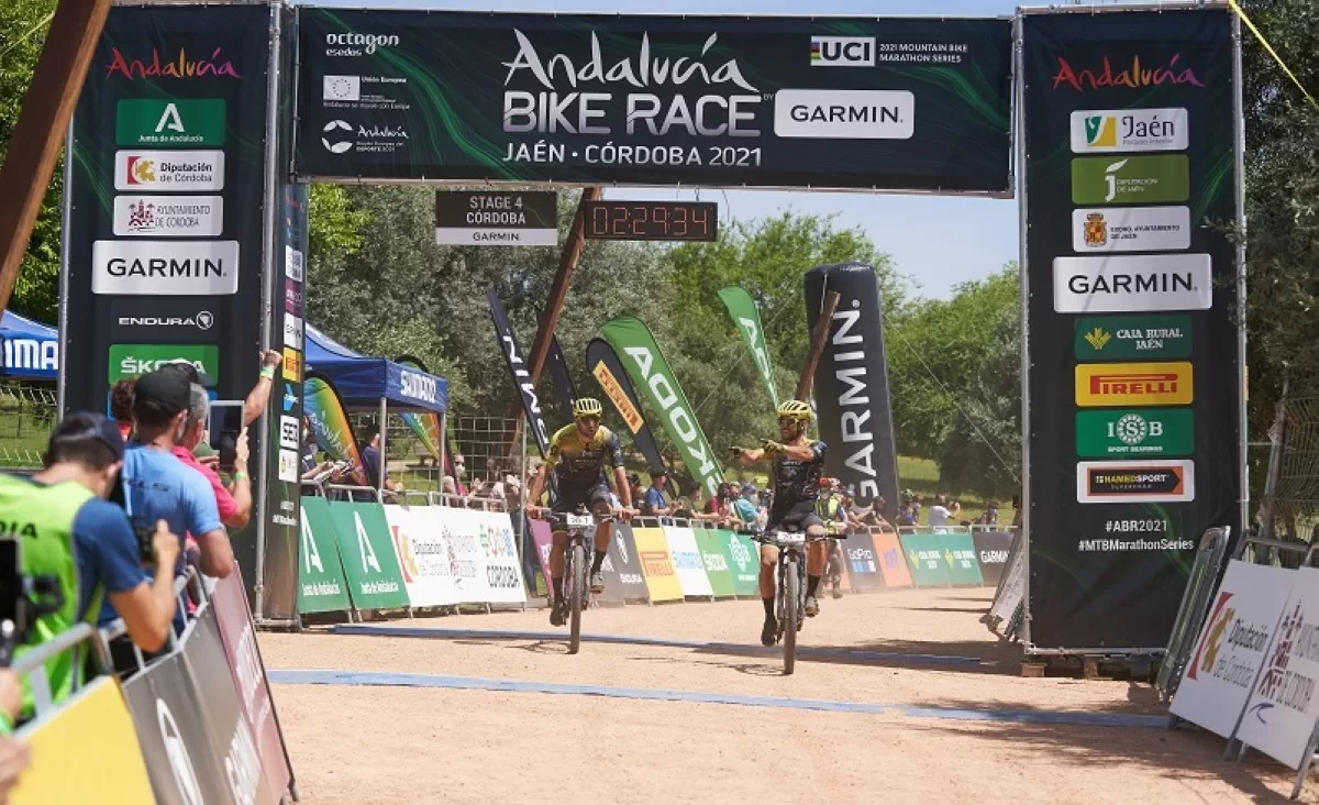 José Mari Sánchez y Enrique Morcillo triunfo español en la cuarta etapa de la Andalucía Bike Race