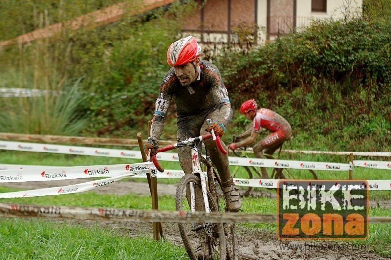 Joseba León lidera el ranking vasco de ciclocross  