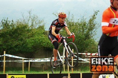 Joseba León dice adiós a la temporada de ciclocross