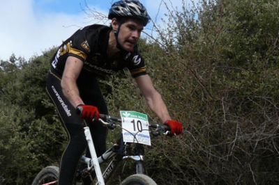 Victoria de Joseba León ( BikeZona Cannondale) en Artajona