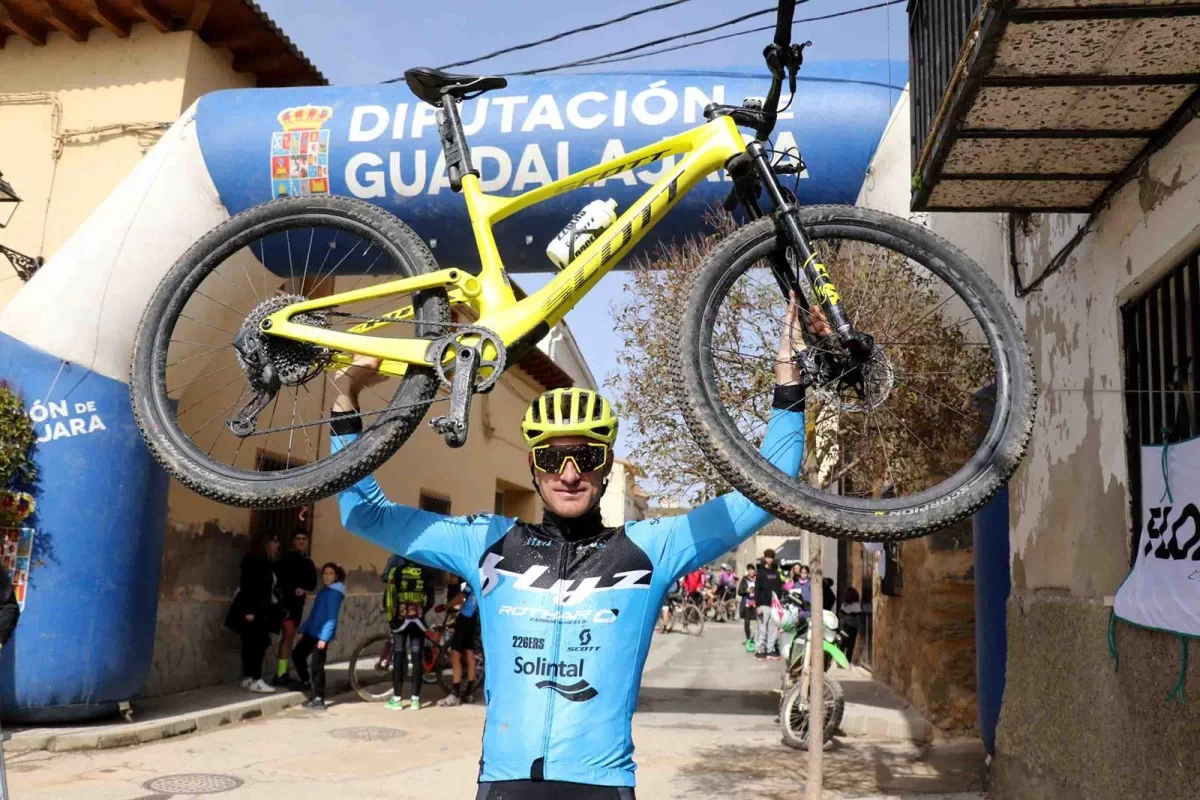 Juan Ignacio Pérez y Beatriz Martínez se imponen en la Gárgoles Race Bike