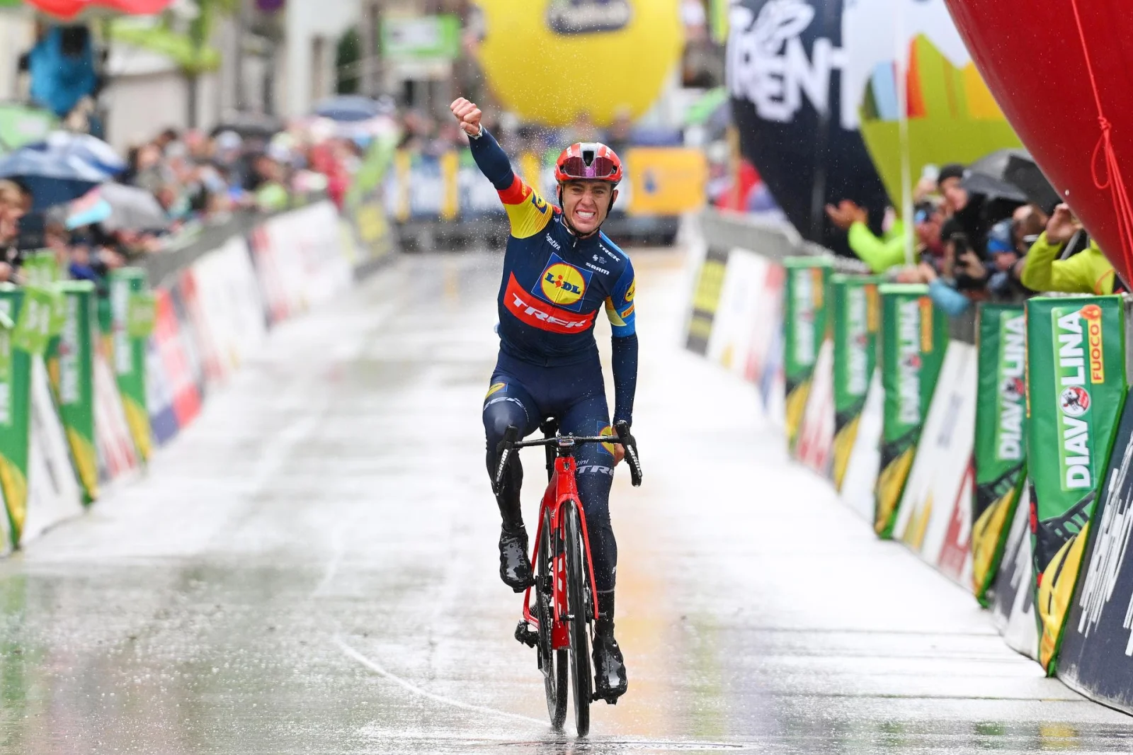 Juan Pedro López alcanza su primera victoria como ciclista profesional en el Tour de los Alpes