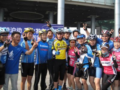 El Presidente termina la Vuelta a China en bicicleta