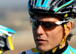 Los corredores del Astana siguen sin cobrar
