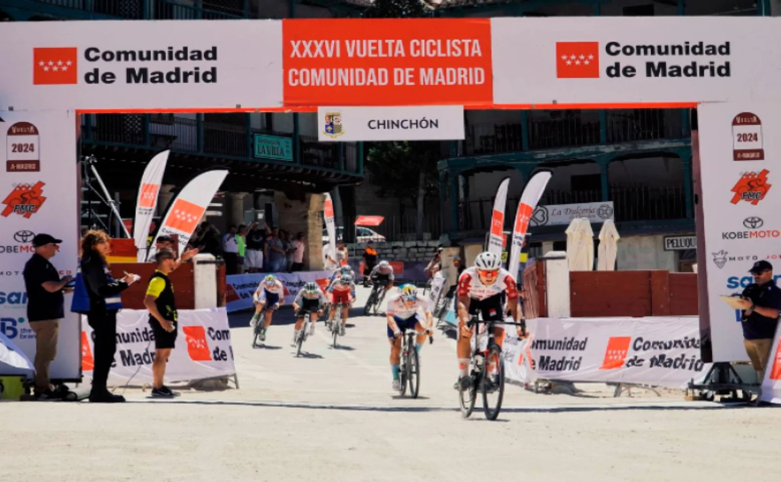 Kristians Belohvosciks supera el sterrato para ganar en Chinchón la segunda etapa de la Vuelta a Madrid