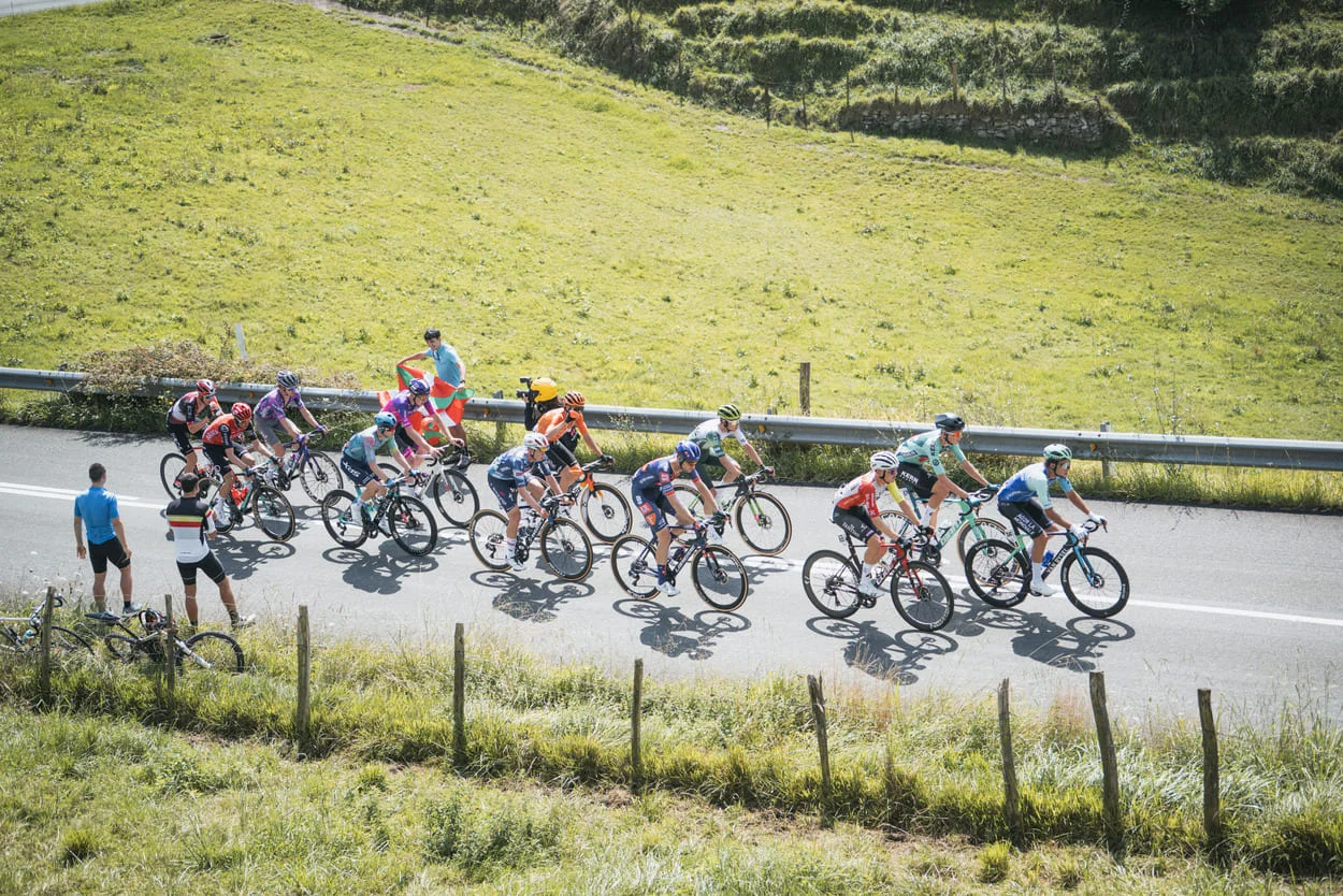 La Clásica San Sebastián 2026 confirma su pelotón con 25 equipos y 175 ciclistas en la salida La Clásica San Sebastián 2026 confirma su pelotón con 25 equipos y 175 ciclistas en la salida