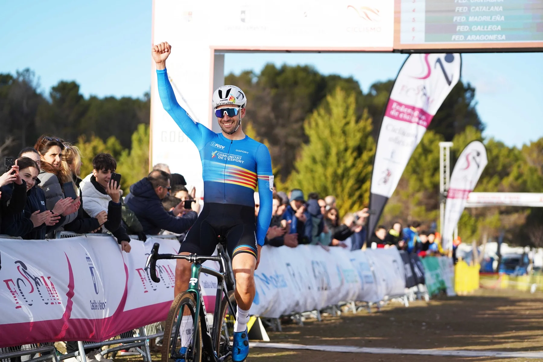 La Comunidad Valenciana conquista el oro en el Team Relay inaugural del Campeonato de España de Ciclocross
