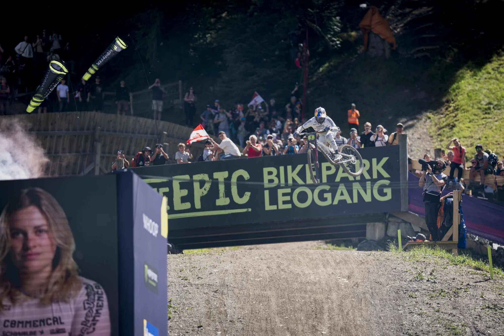 La Copa del Mundo MTB Saalfelden Leogang 2026 corona a Vali Höll y a Finn Iles en su 25 aniversario 