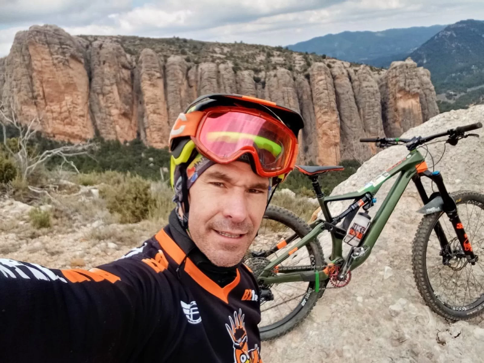 La Copa de España de Enduro 2023 arrancó con victorias para Iago Garay y Ella Conolly