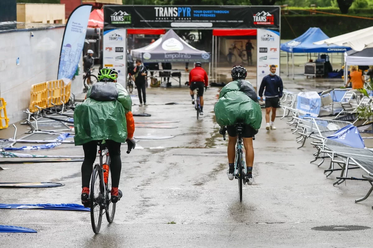 La lluvia protagoniza la penúltima etapa de Transpyr Coast to Coast