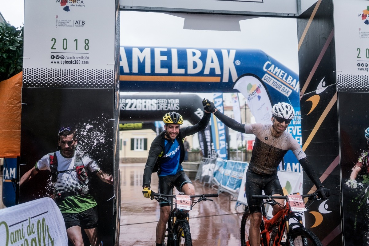 La lluvia traza un final heroico para la CamelBak Epic Camí de Cavalls 360º