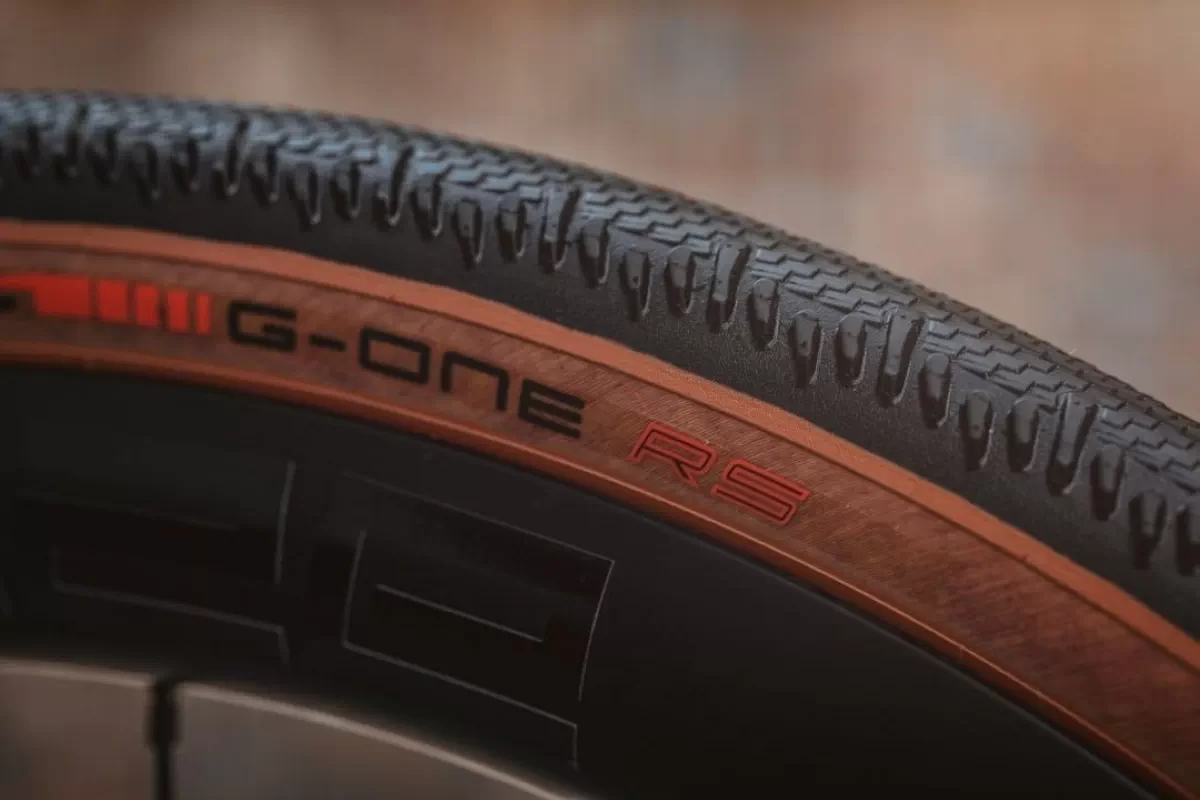 La nueva cubierta para gravel G-One RS de Schwalbe te hará aún más rápido