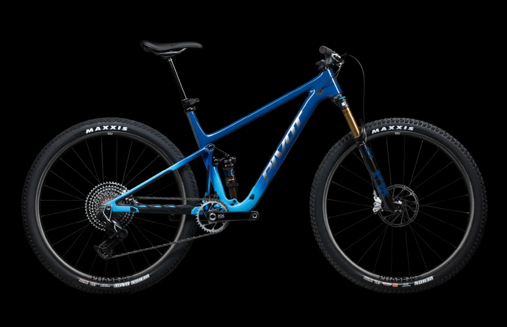 La nueva Pivot Mach 4 SL de carbono demuestra la eficiencia pura en la Copa del Mundo La nueva Pivot Mach 4 SL de carbono demuestra la eficiencia pura en la Copa del Mundo
