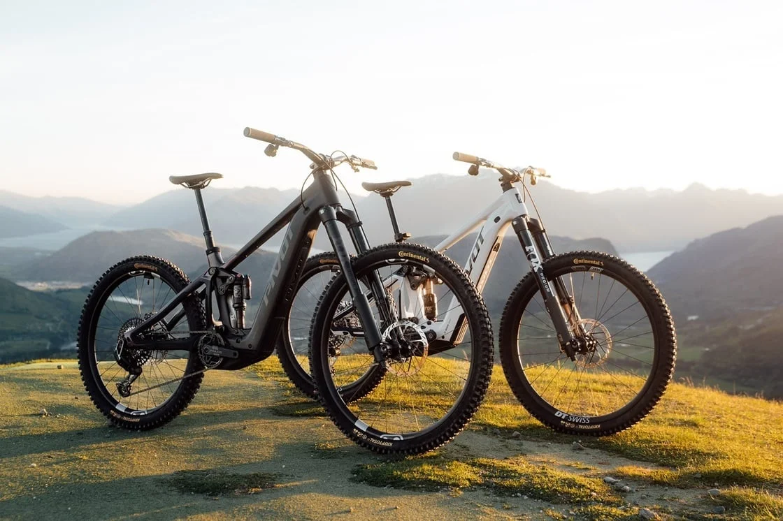 La nueva Pivot Shuttle LT 2026 revoluciona el enduro con la asistencia Bosch CX o CX Race