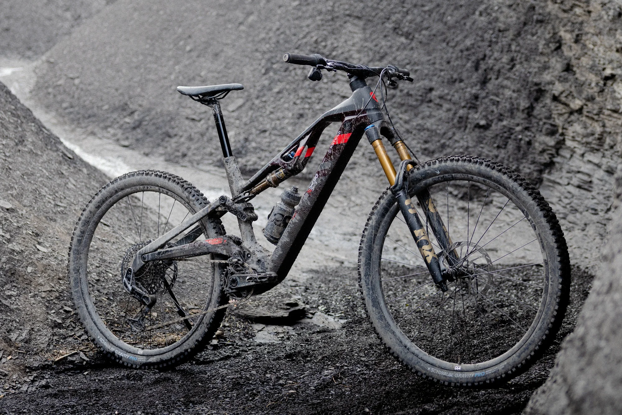 La nueva Rotwild R.XX revoluciona el mercado de las e-MTB ligeras con 1500 vatios de potencia salvaje