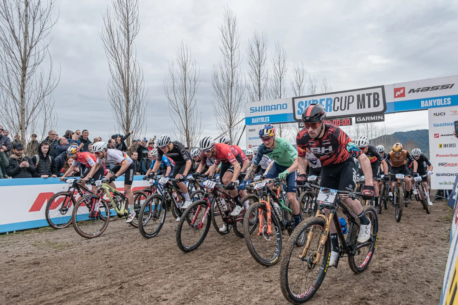 La Shimano Super Cup Massi de Banyoles vista desde el BH Coloma Team