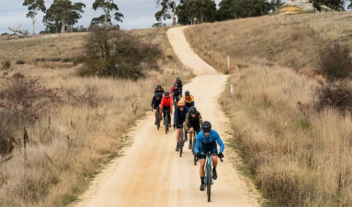 La UCI lanza una serie de pruebas de gravel que clasificarán para el nuevo Campeonato del Mundo