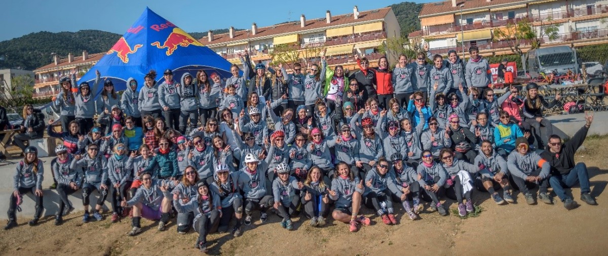 La Women Bike Party hace historia con más de 100 participantes