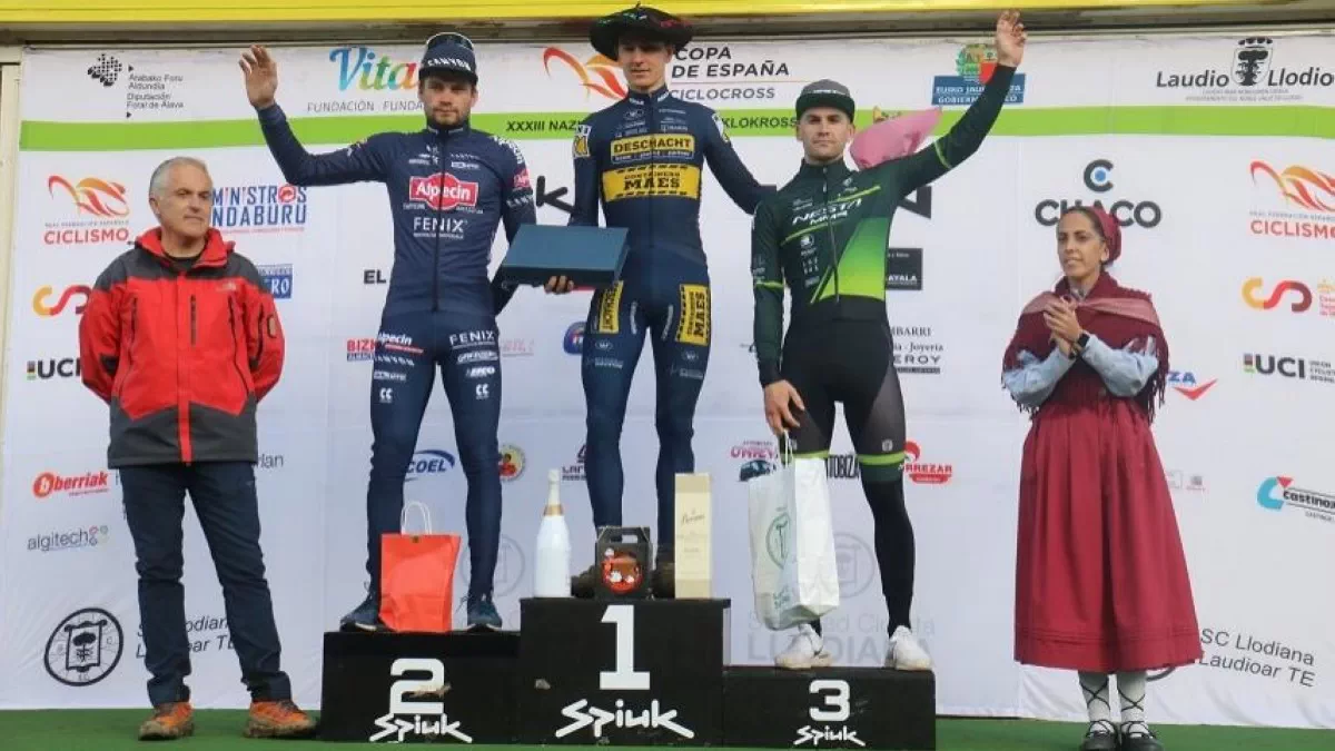 Lander Loockx y Anais Morichon lograron el triunfo en el XXXIII Ciclocross Internacional de Llodio