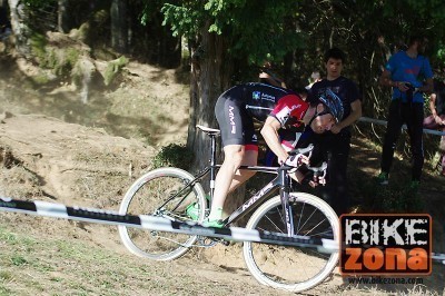 Larrinaga, de la maternidad a la Copa del Mundo de Koksijde