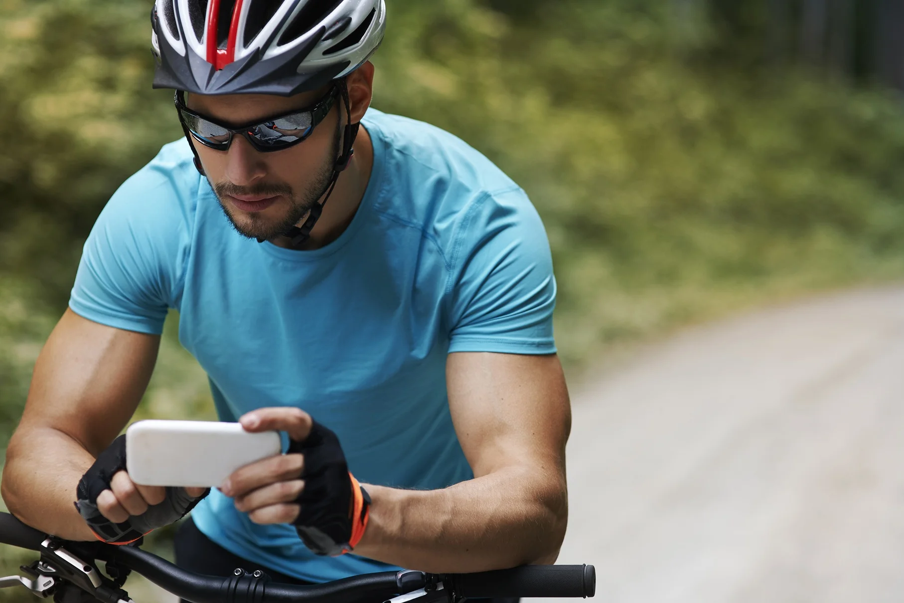 Las mejores apps para acompañarte en tus rutas de MTB y carretera