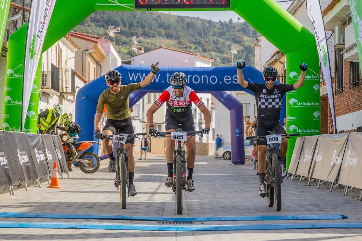 Las parejas Fragua-Muñoz y Martín-Real se llevan la Vuelta BTT Riberos del Tajo