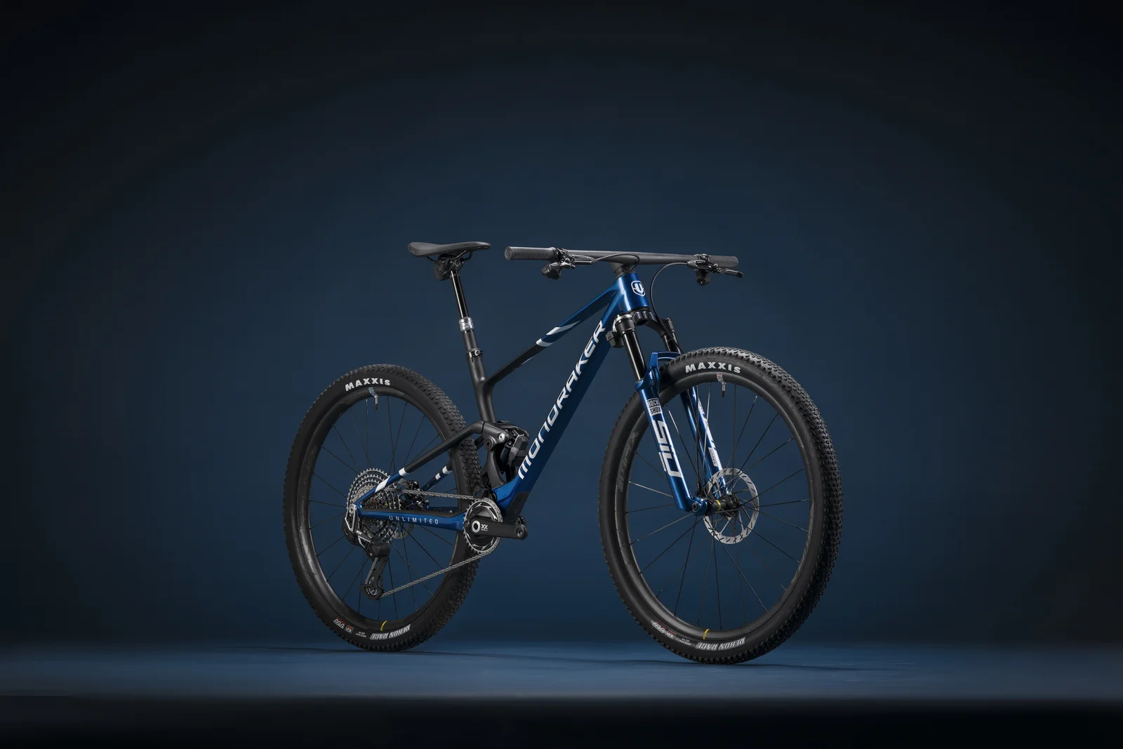 Lanzada la F-PODIUM UNLIMITED Flight Attendant de MONDRAKER, una edición limitada a tan solo 20 unidades