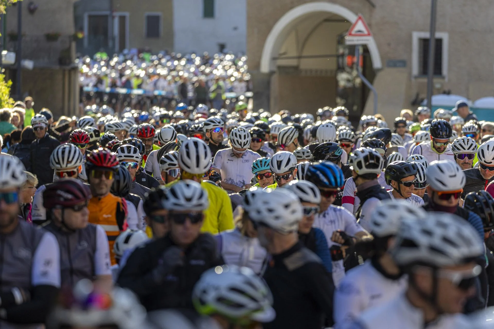 Lorenzini y Shandro conquistan el Mortirolo y el Stelvio en una Stelvio Santini 2026 épica